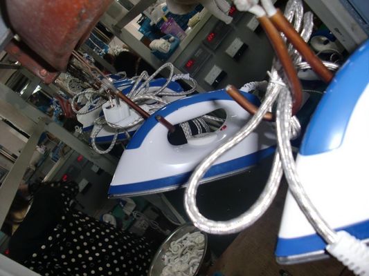230v Voltage Dry Iron LM-209 Powerful 300-1000W Ironing with Smooth