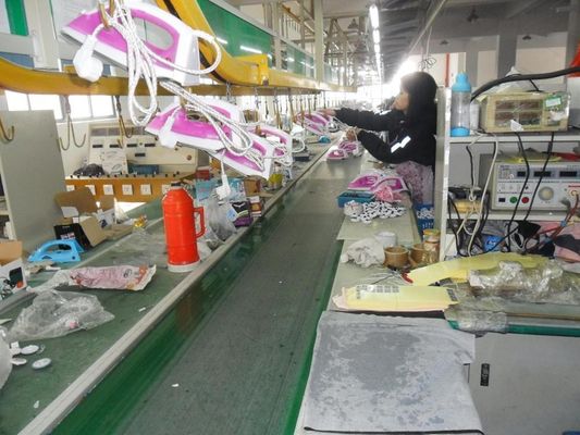 LM-205 1.50m Cord Length Electric Iron for   Smooth Results